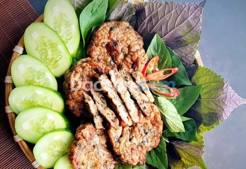 Trổ tài chiêu đãi gia đình mùa dịch với những món ngon từ chả ốc