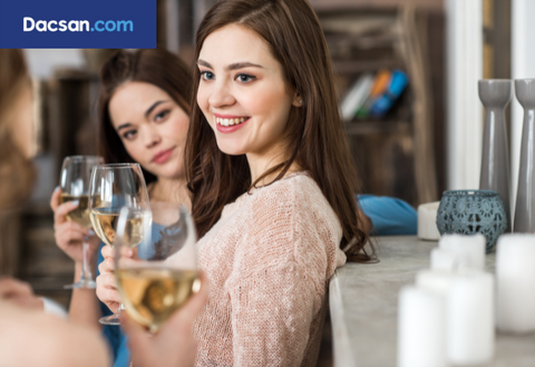 Công dụng của rượu mơ với phái đẹp