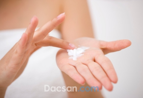 Điều gì sẽ xảy ra nếu bạn rửa mặt bằng dầu dừa với baking soda?