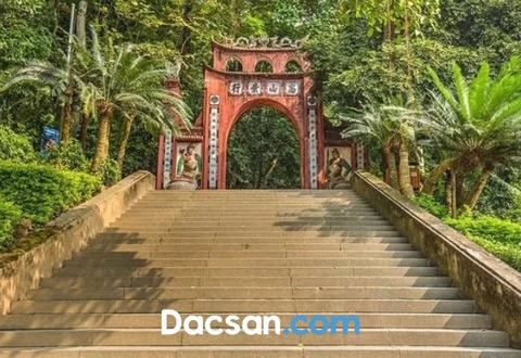 Khu di tích lịch sử đền Hùng - Nơi linh thiêng hòa cùng sơn thủy hữu tình