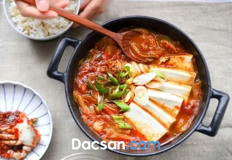 Món ăn giảm cân cho bữa tối - Canh kim chi thập cẩm
