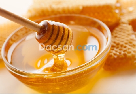 PHƯƠNG PHÁP ĐẨY LÙI DA KHÔ, NỨT NẺ BẰNG MẬT ONG