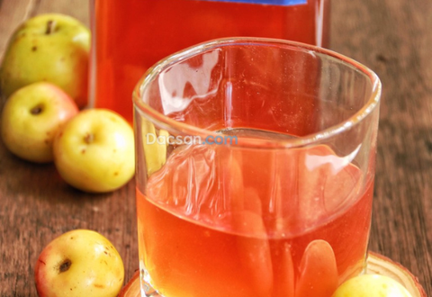 Táo mèo đang vào chính vụ, bà nội trợ tranh thủ làm đồ uống cho Tết
