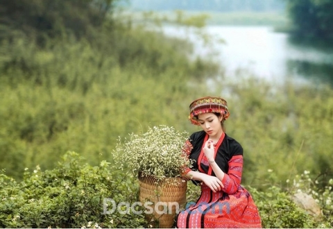 Đánh bay vết thâm trên mặt bằng giấm táo mèo