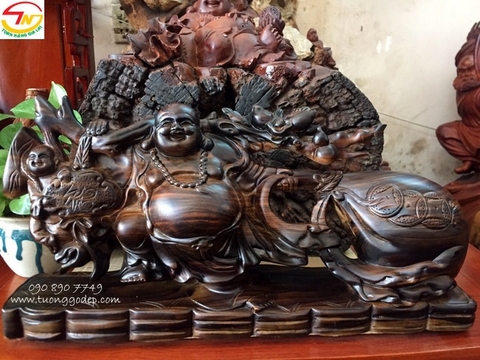 Phật Di Lặc gỗ mun sọc