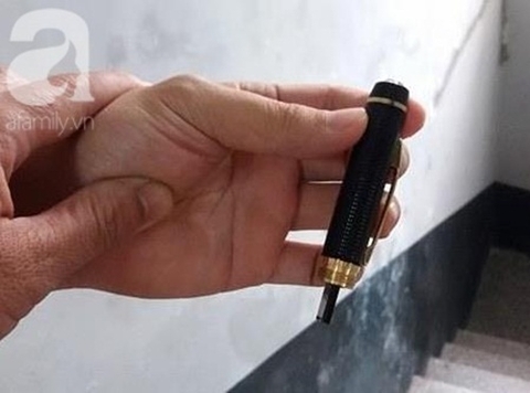 phat-hien-camera-quay-len-nha-ve-sinh