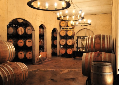 ủ ượu bằng thùng gỗ sồi