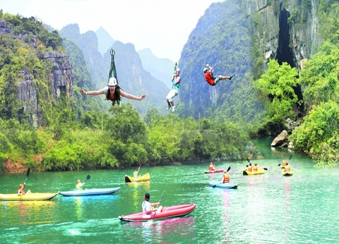 Du Lịch Suối Nước Moọc -  Động Thiên Đường Tour Tốt Giá Rẻ 2024