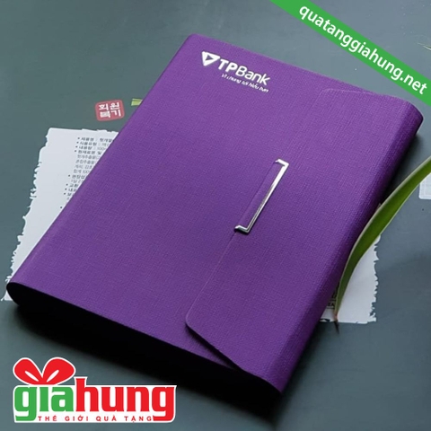 Sổ da gáy dán màu tím của TP BANK - ngân hàng