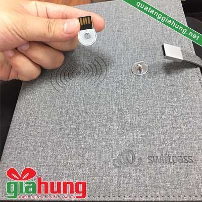 Sổ da có kèm USB 100