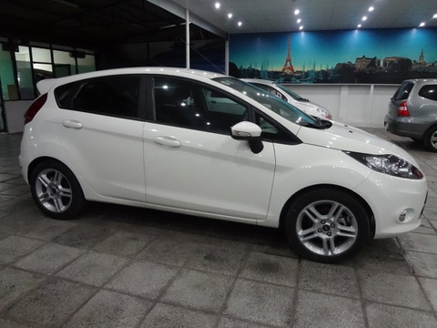 Ford Fiesta Hatchback 1.6 AT 2013