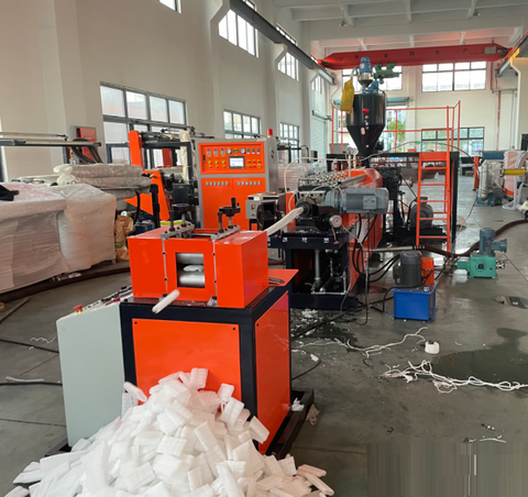 Máy đùn xốp bộc ổi/xốp hoa quả fruit net extrusion machine