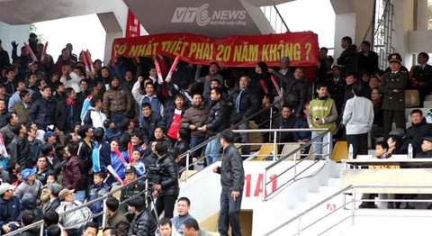 băng rôn bóng đá