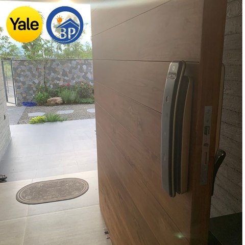 LẮP ĐẶT KHÓA THÔNG MINH YALE LUNA PRO + TẠI FPT PLAZA ĐÀ NẴNG