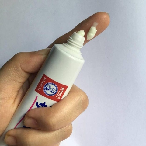 Kem trị viêm nang lông Rohto Zaraporo 35g