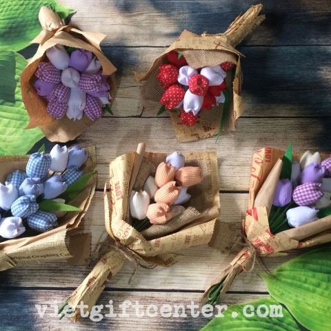 Hoa tulip handmade bó theo yêu cầu