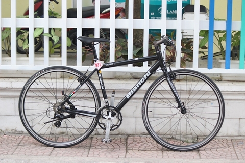 Xe đạp  Touring Nhât bãi BIANCHI ROMA II đén từ Italia