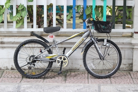Xe tre em  Nhật bãi Dride đế từ Japan