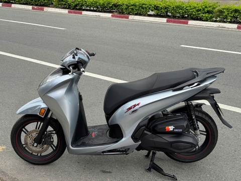 Sơn Đổi Màu Bạc Porsche Cho Honda SH: Sự Lựa Chọn Đẳng Cấp