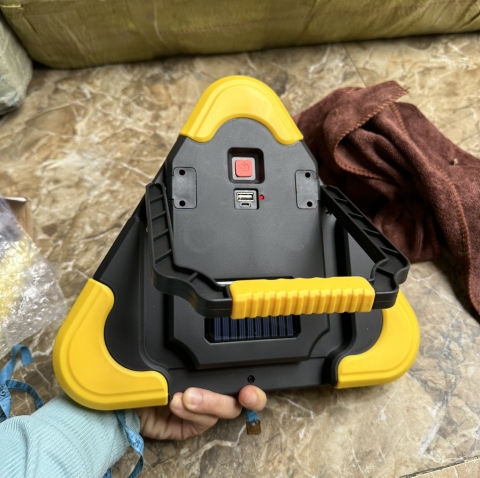 Đèn led tam giác phản quang cảnh báo nguy hiểm mẫu mới