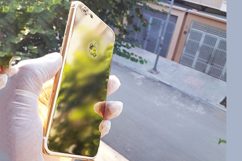 Điện thoại iphone mạ vàng 24K