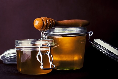 Điều trị nám da tận gốc với mật ong nguyên chất