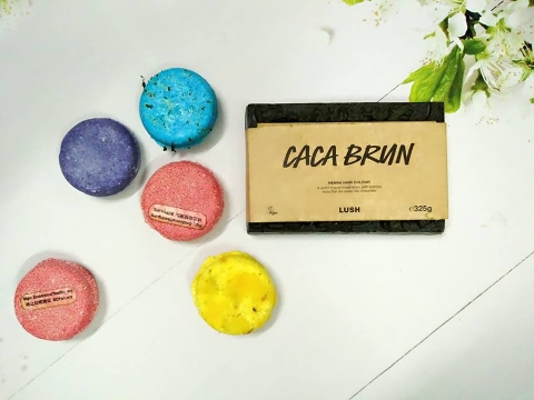 Bánh nhuộm tóc Lush Henna review