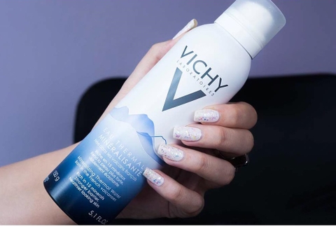 Xịt khoáng Vichy dưỡng da 