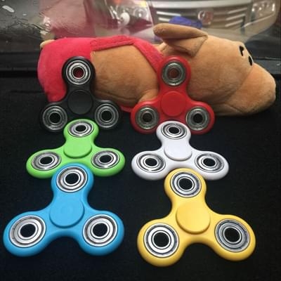 Con quay thần kỳ Hand Spinner