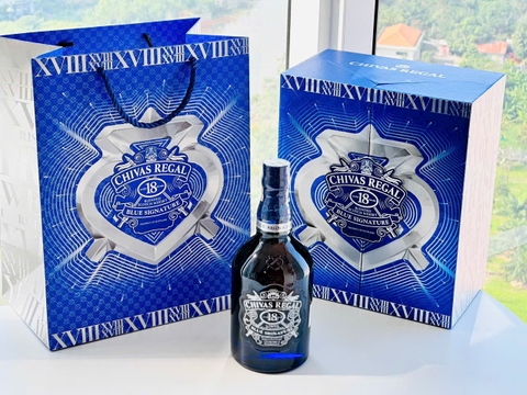Điều gì tạo nên sức hút Chivas 18 Blue Signature