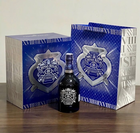 TẠI SAO CHIVAS 18 BLUE SINGATURE HỘP QUẢ ĐƯỢC ƯA CHUỘNG?