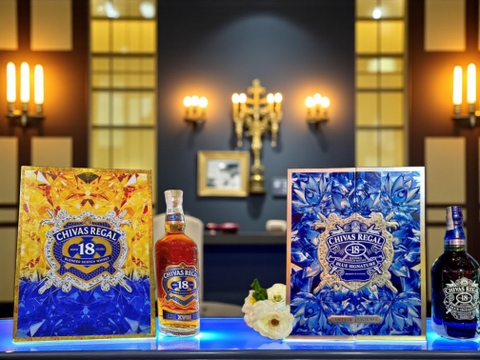 Rượu Chivas 18 hộp quà Tết 2026 có bao nhiêu loại?