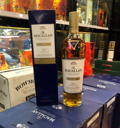 CÓ NÊN MUA RƯỢU MACALLAN 12 BIẾU TẶNG?