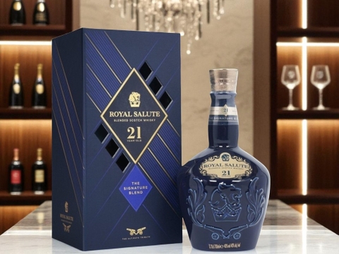 So Sánh Chivas 21 Và Chivas 18: Nên Chọn Loại Nào Cho Dịp Biếu Tặng Quan Trọng?