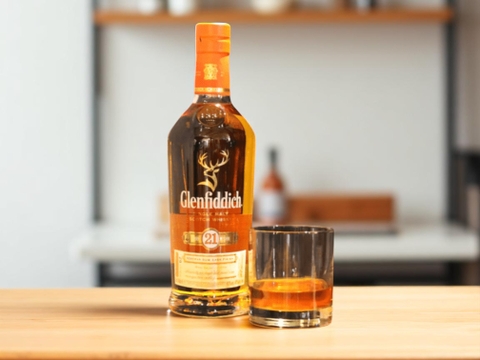 Review Glenfiddich 21 Năm: Trải Nghiệm Sang Trọng Cho Người Sành Whisky