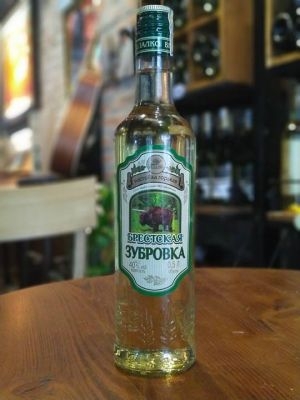 Rượu Vodka BrestskayaZubrovka