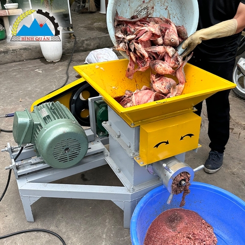 Máy Đùn Hỗn Hợp Thức Ăn Chăn Nuôi