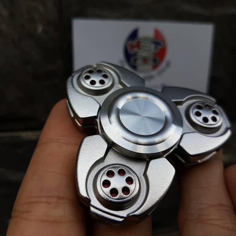 Spaceship Spinner CKF