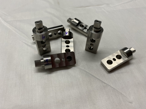 Customized Service Precision Plastic Aluminum Steel Metal CNC Milling Machining Parts From Vietnam