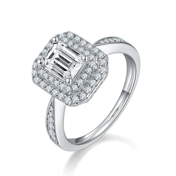 NHẪN ĐÍNH HÔN EMERALD CUT HALO VÀNG TRẮNG 18K