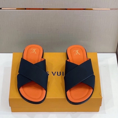 DÉP LOUIS VUITTON MONOGRAM TRIANGLE SLIPPER
