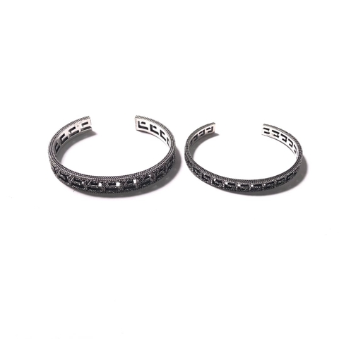 Vòng đeo tay Gucci hoa văn G rỗng bạc S925