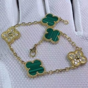 Vòng tay Van Cleef & Arpels Vintage Alhambra Malachite Kim cương 5 motif vàng hồng 18K