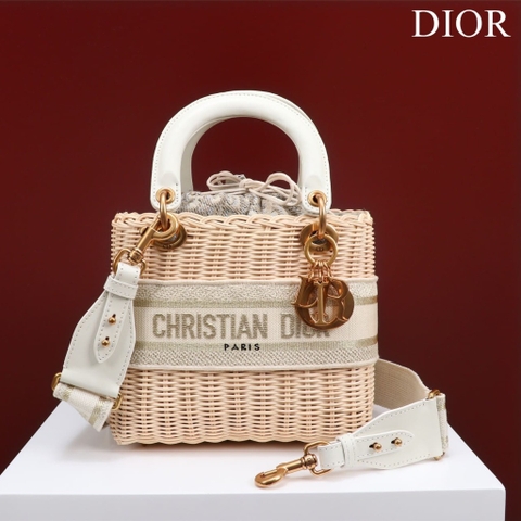 TÚI Dior Women Medium Lady Dior Bag Natural Wicker and Cream Dior Oblique Jacquard dệt tay bằng liễu gai