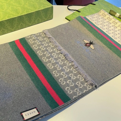 KHĂN GUCCI GG BEE cashmere scarf