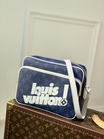 TÚI LOUIS VUITTON Carry It Monogram Reverse Messenger Bag