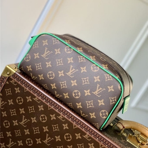 Túi LOUIS VUITTON dopp kit toilet pouch bag unisex