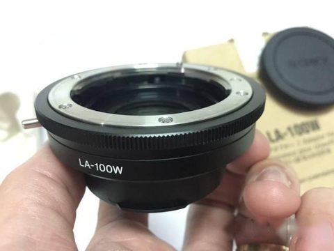 Sony LA-100W Alpha Lens Adapter