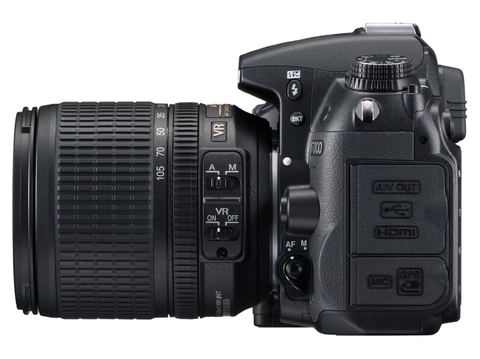 Nikon D7000 + Kit 18-105mm F/3.5-5.6G ED VR