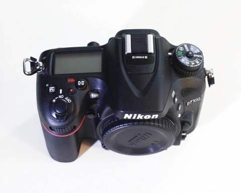 Nikon D7100 body